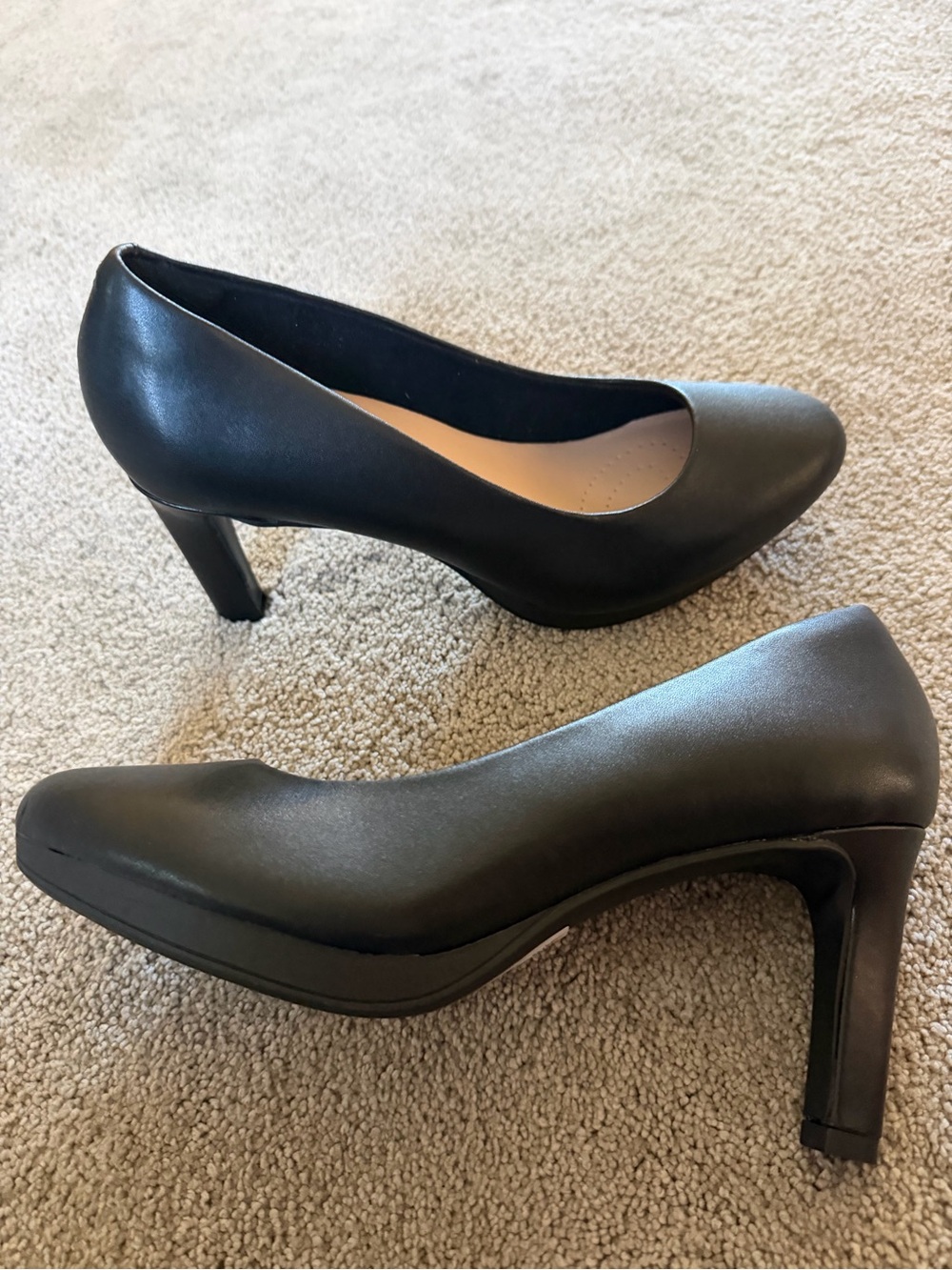Clarks Women's 9.5 WIDE Ambyr Joy Black Leather‎ Comfort Pumps High Heels Shoes
